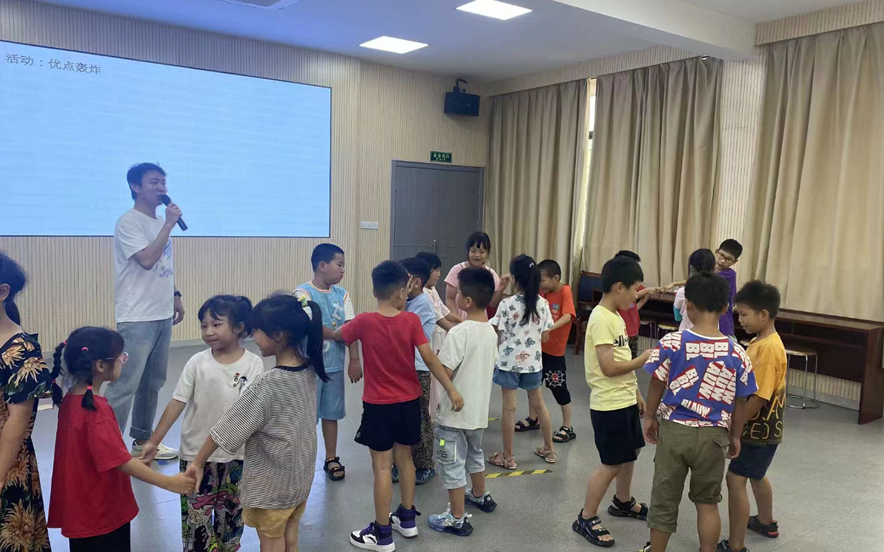 扎兰屯龙观乡中心学校